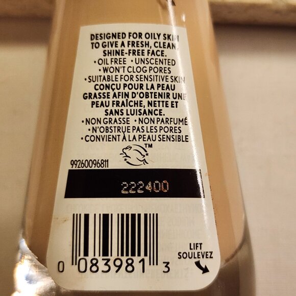 SEALED COVERGIRL Clean Matte Foundation - #505 Ivory - Picture 7 of 7